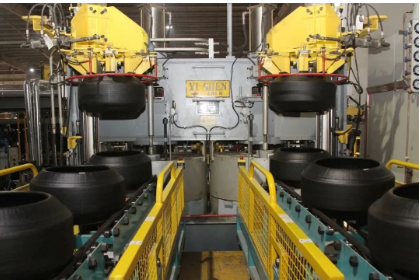 01、中國汽車市場成為增長驅(qū)動 01、中國汽車市場成為增長驅(qū)動